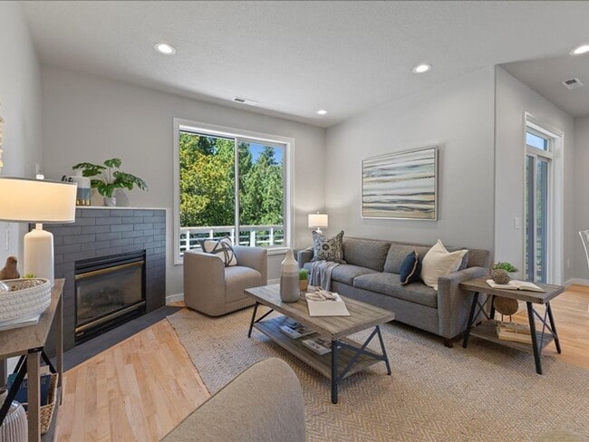 Building Photo - Newly Renovated Beaverton Home with Natura...