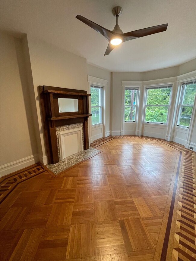 Renovated 3 Bedroom 2 Bathroom House Acros... 122 Dubois St Newburgh