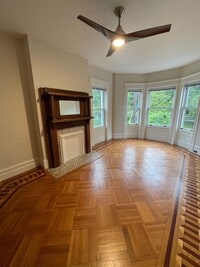 Building Photo - Renovated 3 Bedroom 2 Bathroom House Across From The Park