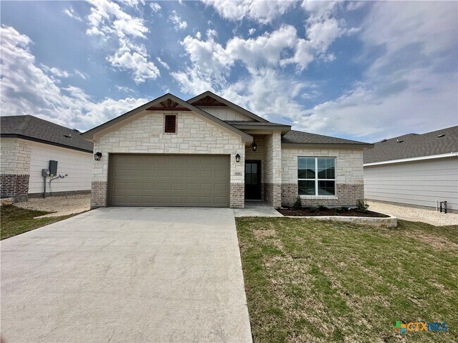 Primary Photo - 1611 Sideoats Ln