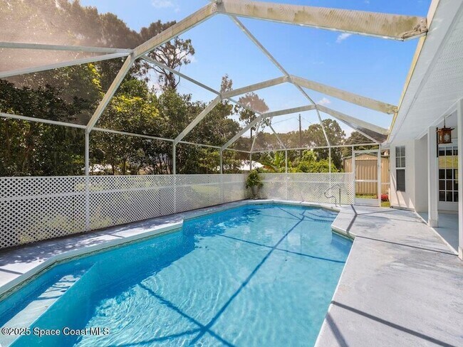 Building Photo - 1026 Blossom Dr