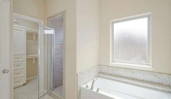 Building Photo - 2902 Granite Dr
