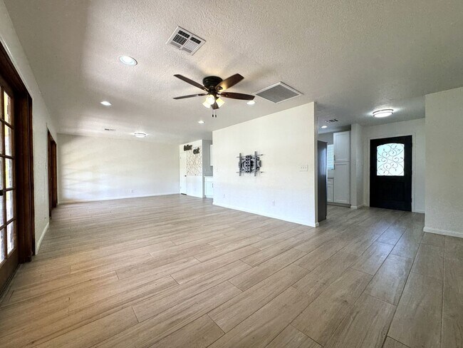 Building Photo - 4426 N 85th St