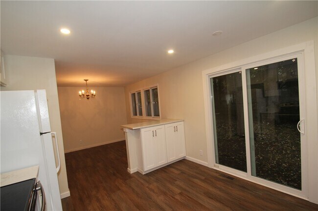 Building Photo - 34 Bright Oaks Dr