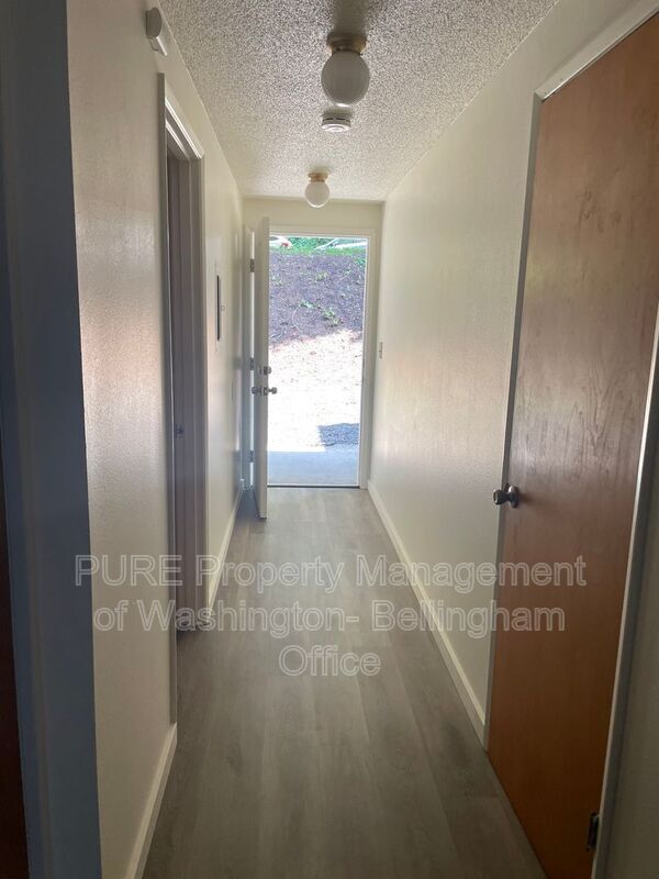 Building Photo - 625 N Garden St