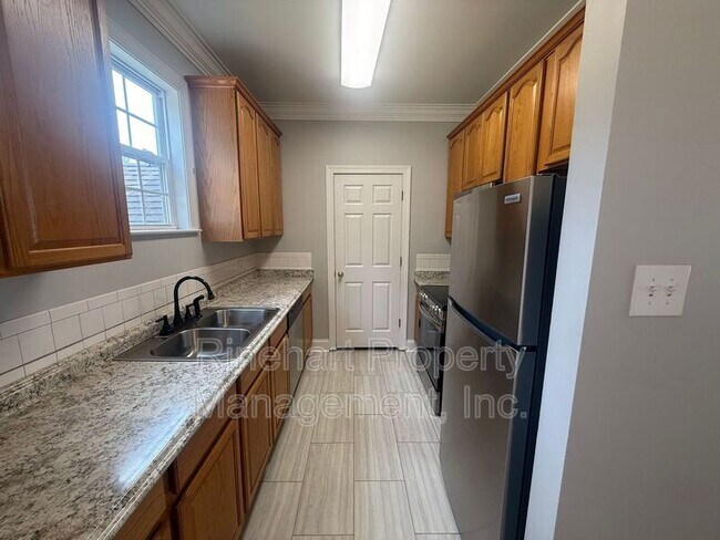 Building Photo - 1668 Flintwood Dr