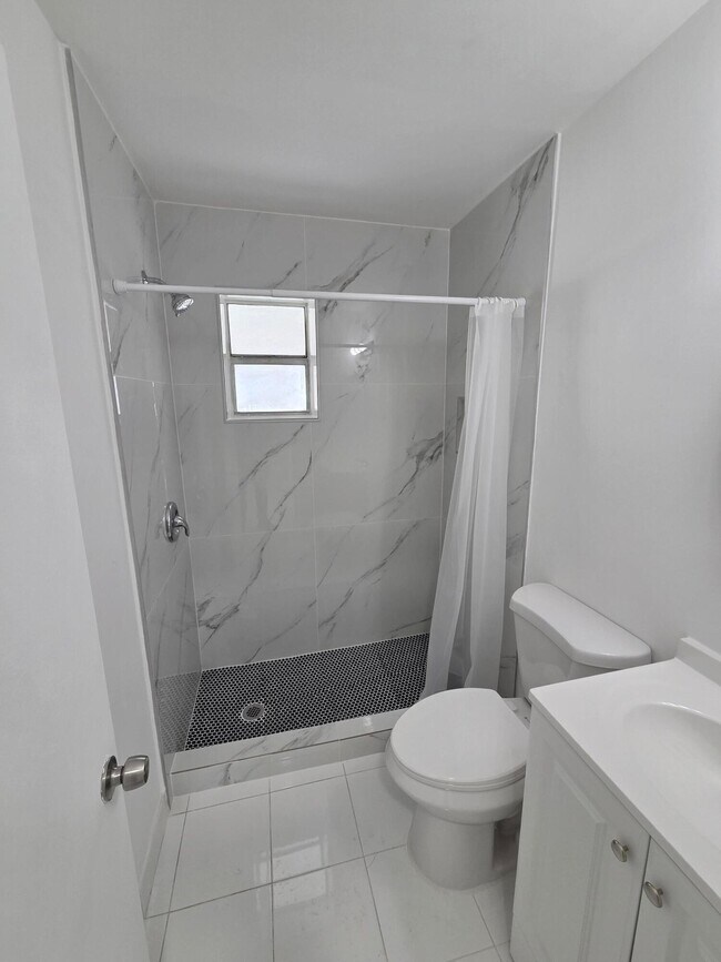 Building Photo - 2847 Duke Ln