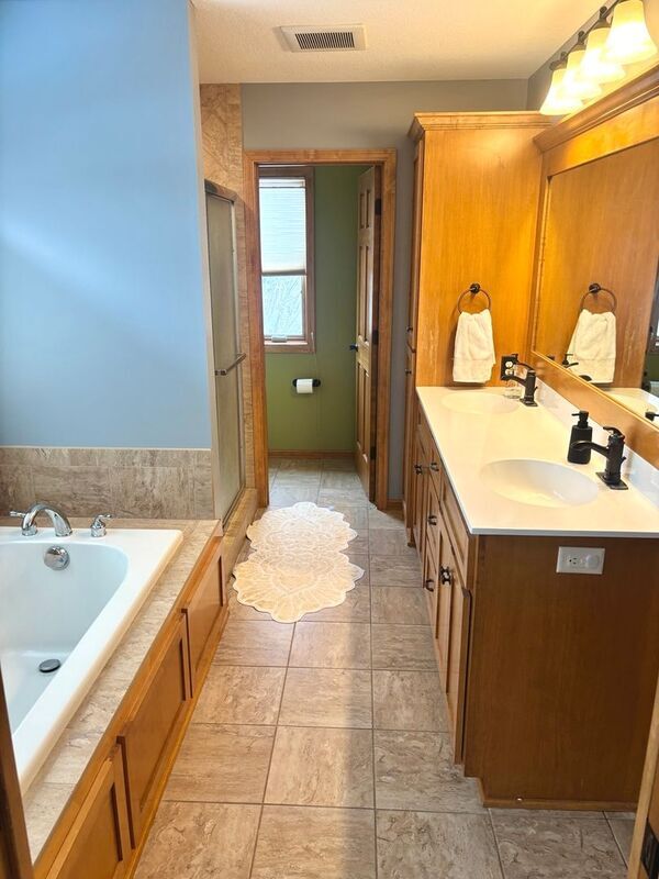 Building Photo - 2489 Schneider Ct