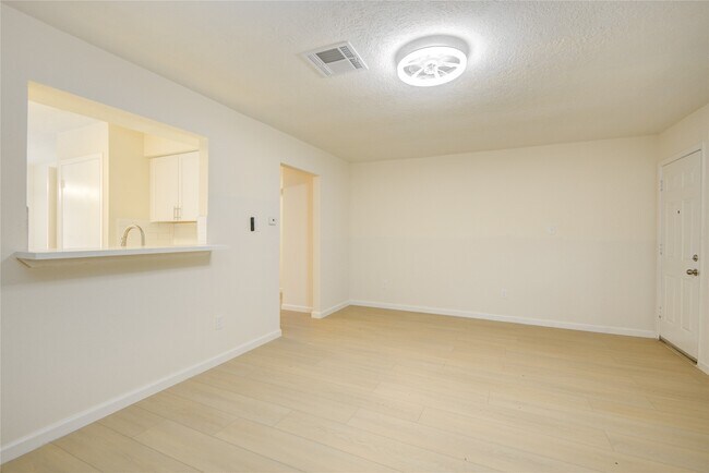 Building Photo - 12803 High Star Dr