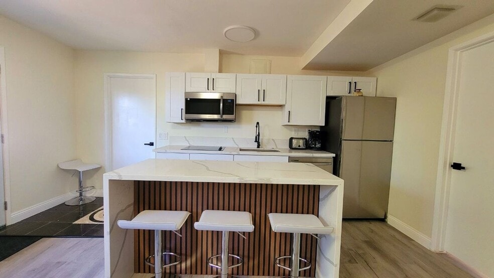 Building Photo - 548 Taylor St