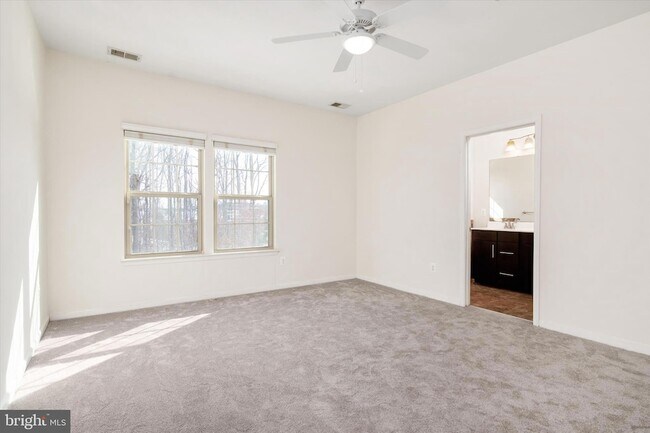 Building Photo - 7627 Hamilton Xing