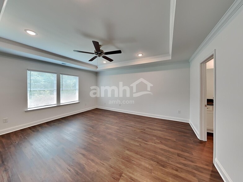 Building Photo - 163 Pecan Dr