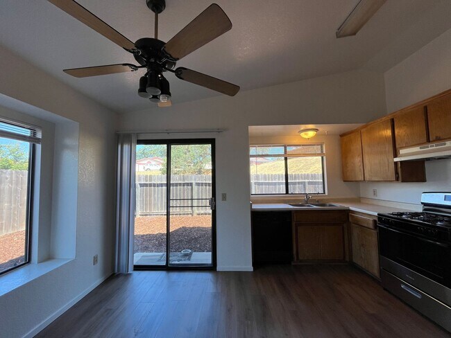 Building Photo - 309 Oak Meadow Ln