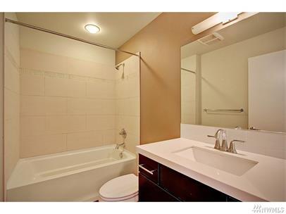 Building Photo - 2042 14th Ave W