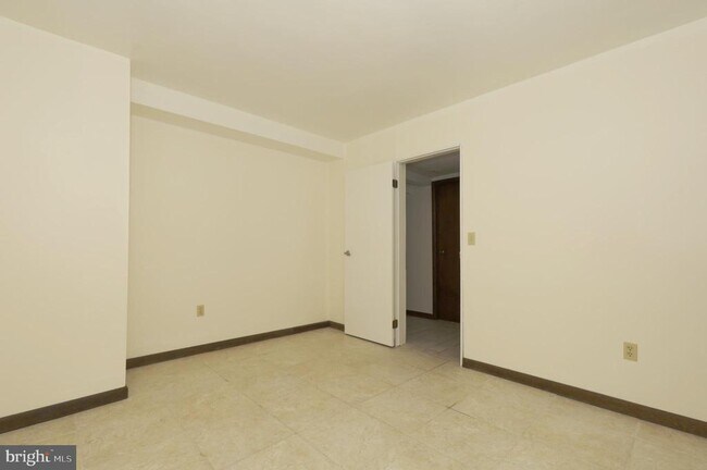 Building Photo - 11800 Wolf Run Ln