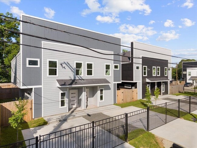Building Photo - 8206 Knox St