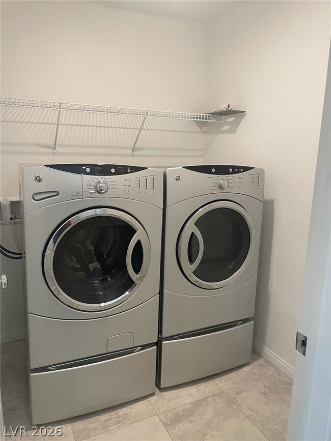 Building Photo - 3250 Palindrome Ave