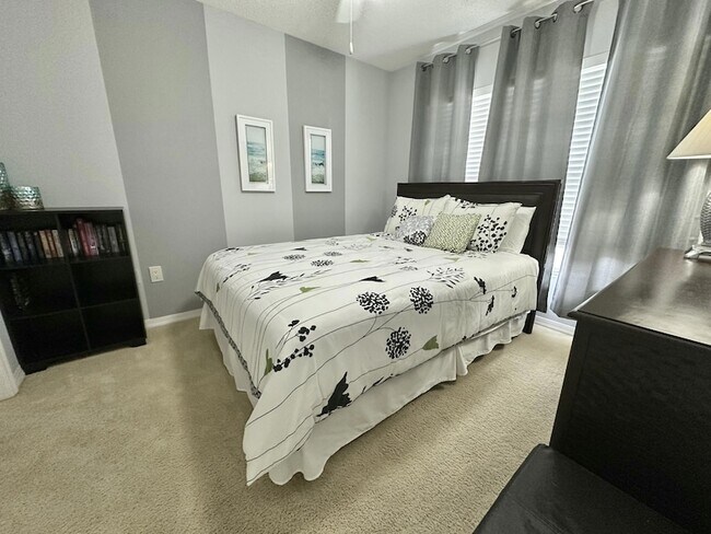 Building Photo - 4274 Calinda Ln