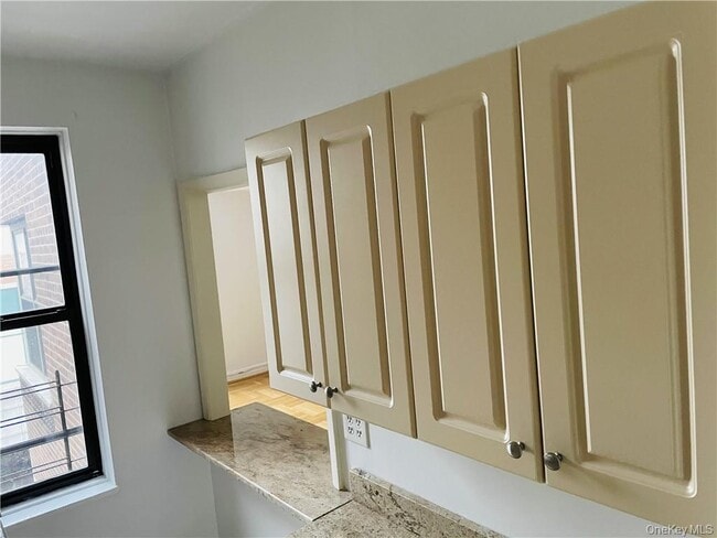 Building Photo - 210 Martine Ave