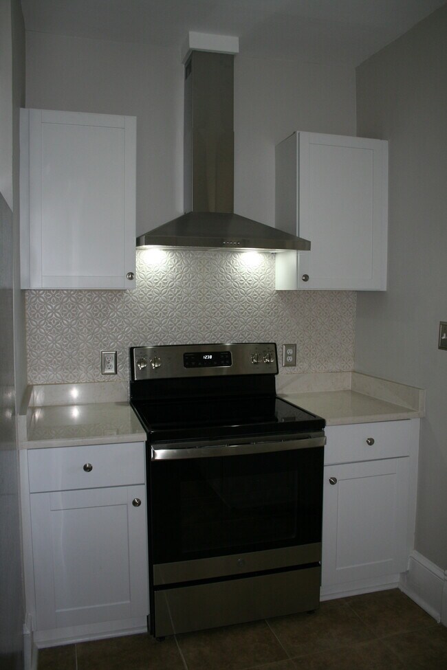 Building Photo - 37174 Little River Tpke