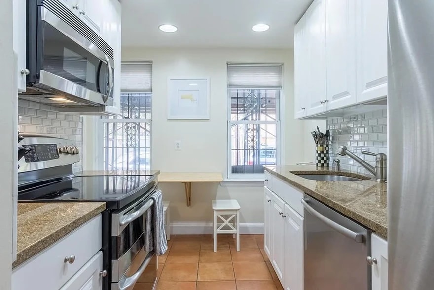 Eat in Kitchen - 15 Lawrence St