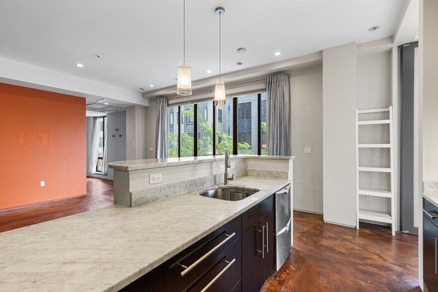Building Photo - 36 A St