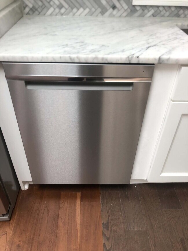 Building Photo - Newly Renovated 3BR/2.5BA Home in NE DC – Move-In Ready!