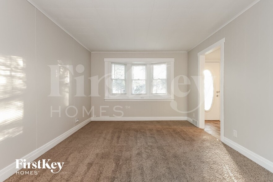 Building Photo - 425 Judson St