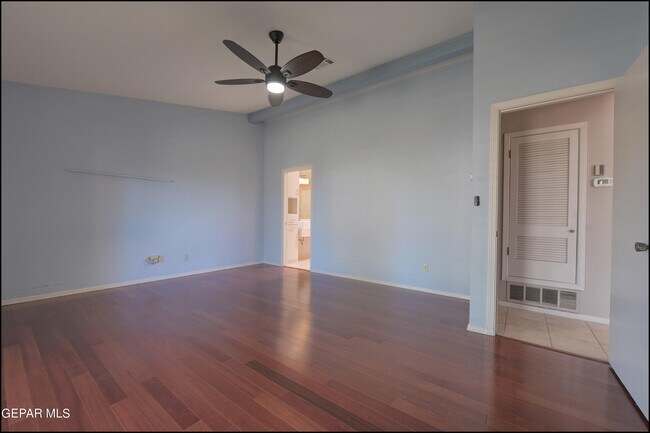 Building Photo - 601 Firedale Ln