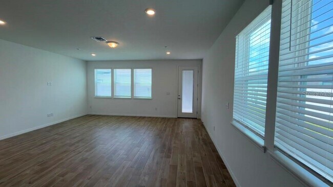 Building Photo - 4568 ORCHARD VIEW Aly