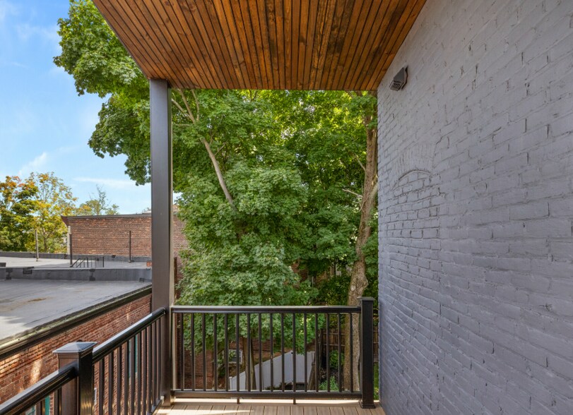 Building Photo - 6 Claflin Rd