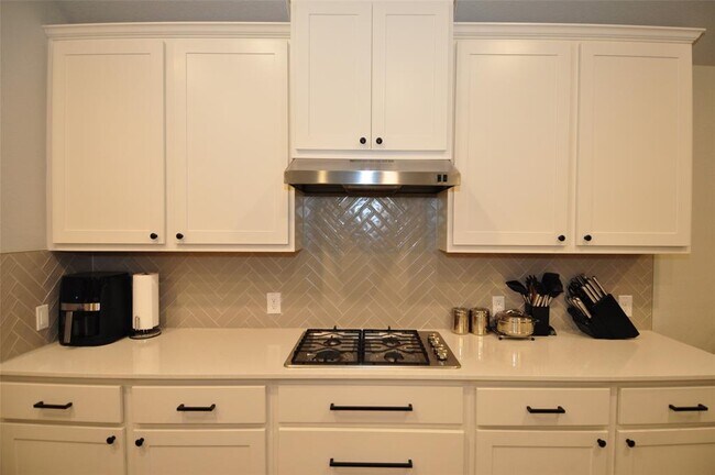 Building Photo - 120 Sail Wind Way