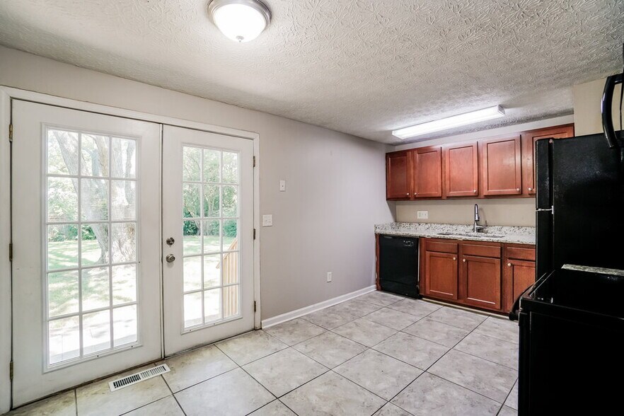 Building Photo - 5148 Cherry Creek Pkwy N