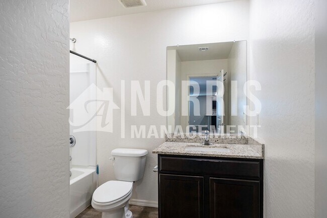 Building Photo - Very Nice Home in a Great Location