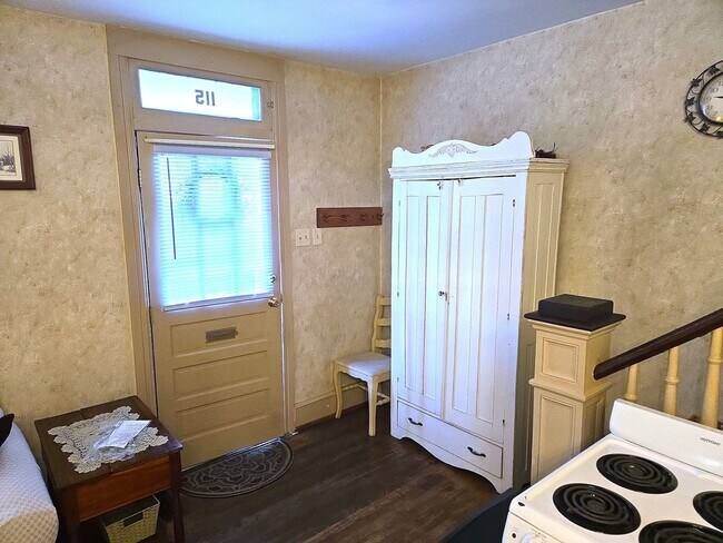 Building Photo - 115 S Potomac St