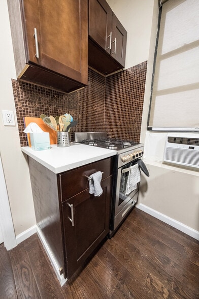 Building Photo - 5 W 101st St