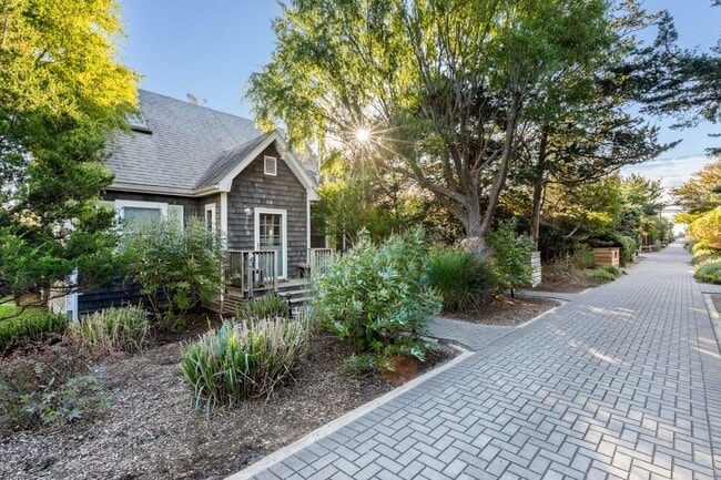 Building Photo - 38 Homesite Ave