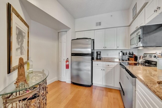 Building Photo - 3317 Tuscany Way