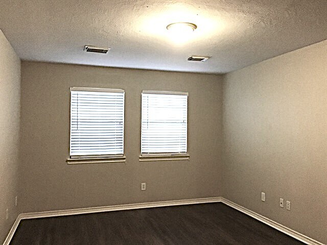 Building Photo - 2218 Shady Pine Dr