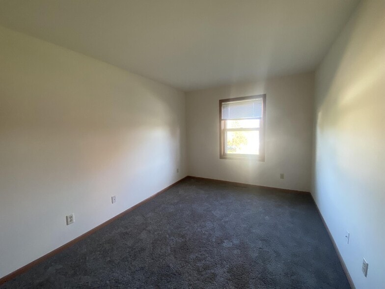 Building Photo - 903 Clarmar Dr
