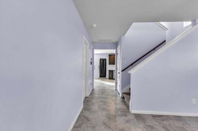 Building Photo - 440 Star Thistle St