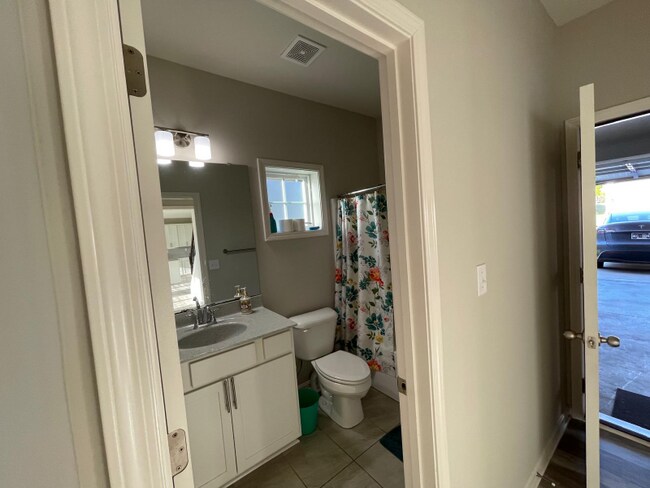 Building Photo - 118 Belden Trl