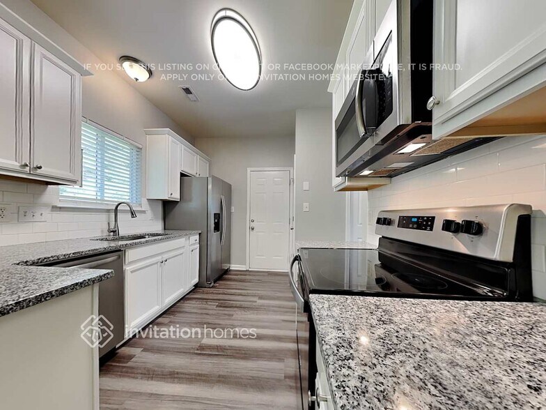 Building Photo - 9537 Green Apple Dr