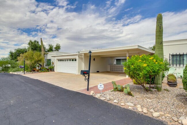 Building Photo - 5026 N Crestridge Dr