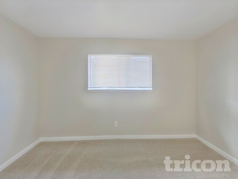 Building Photo - 3105 Rozanna Ct