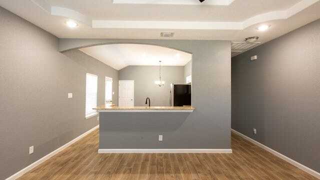 Building Photo - 1308 Aransas Ave