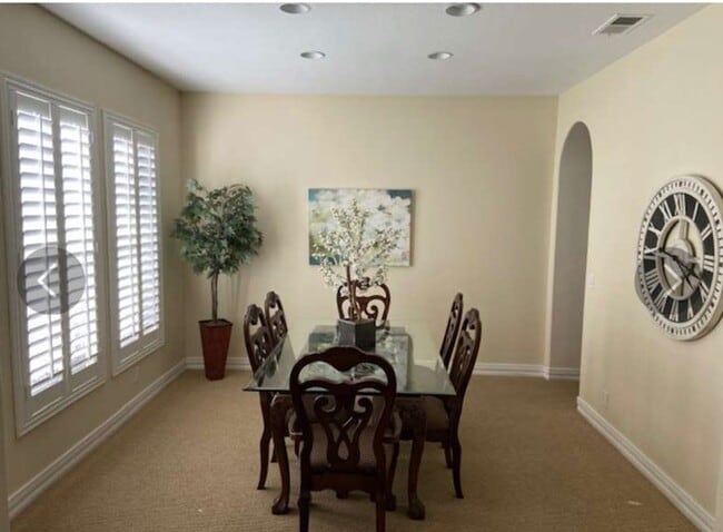 Building Photo - Beautiful, Expansive Paseo Del Sol Pool Home for Rent