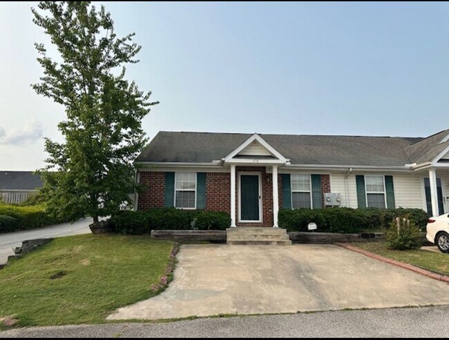 Primary Photo - 2 Bedroom Townhome Conveniently Located in...