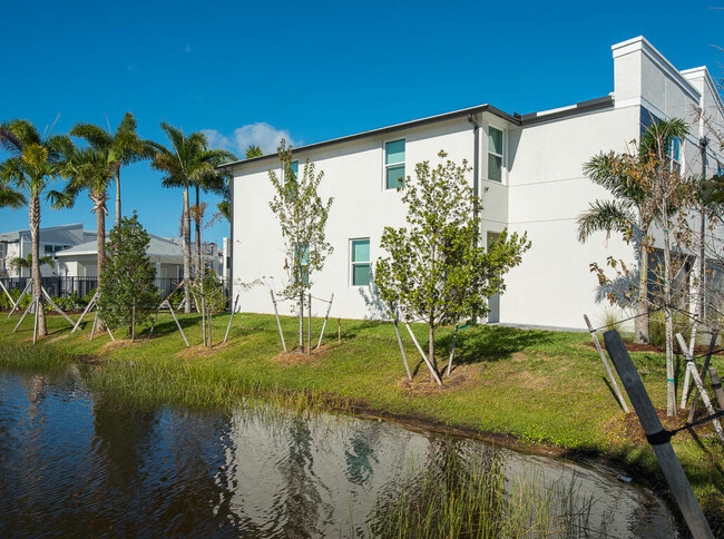 Building Photo - 3918 SE Mentmore Ln