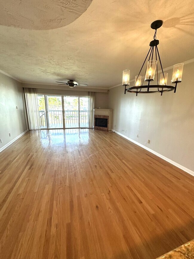 Building Photo - Tierra Verde WATERFRONT Annual Unfurn. 3BR 3BA 2 Car Tandem Garage Townhome & optional slip